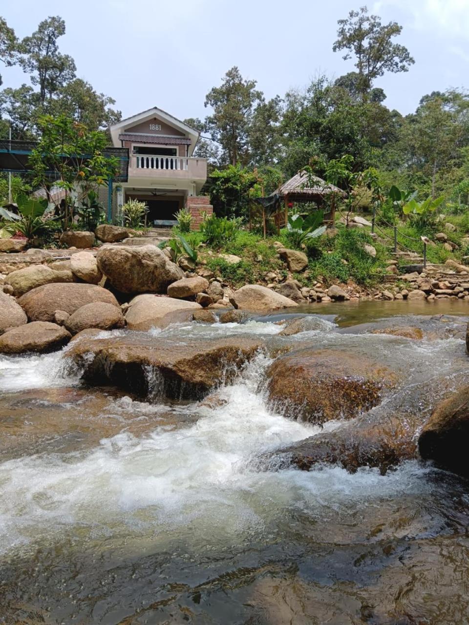 Dango1881Muslim Riverstay Padang Rengas Exteriör bild